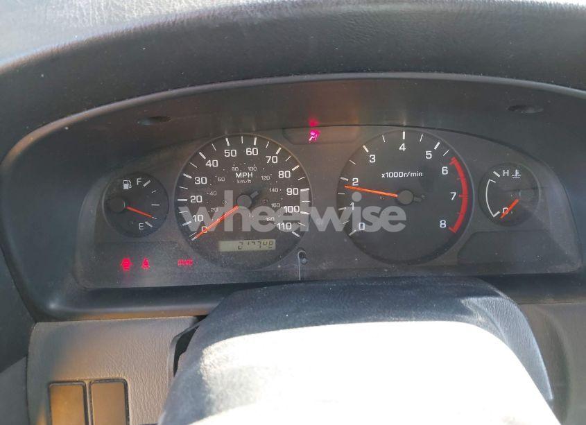 Photo 7 of 2001 Nissan Frontier XE-V6 (VIN 1N6ED27T41C319923)