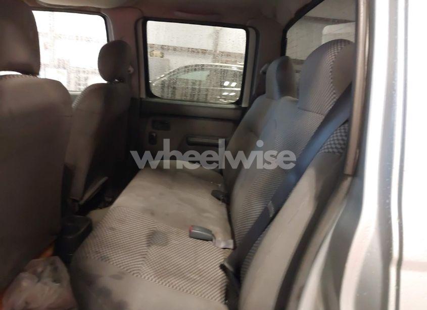 Photo 8 of 2001 Nissan Frontier SE-V6 (VIN 1N6ED27T41C392564)