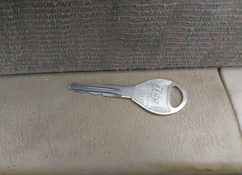 Photo 11 of 2000 Nissan Frontier SE-V6/XE-V6 (VIN 1N6ED27T4YC342242)