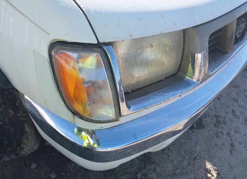 Photo 12 of 2000 Nissan Frontier SE-V6/XE-V6 (VIN 1N6ED27T4YC342242)