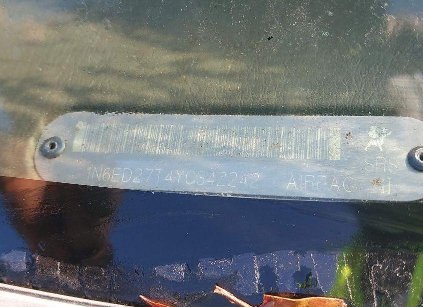 Photo 9 of 2000 Nissan Frontier SE-V6/XE-V6 (VIN 1N6ED27T4YC342242)