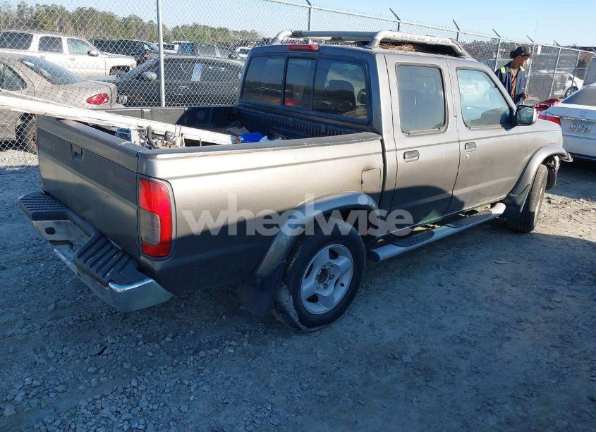 Photo 4 of 2000 Nissan Frontier SE-V6/XE-V6 (VIN 1N6ED27T4YC381428)