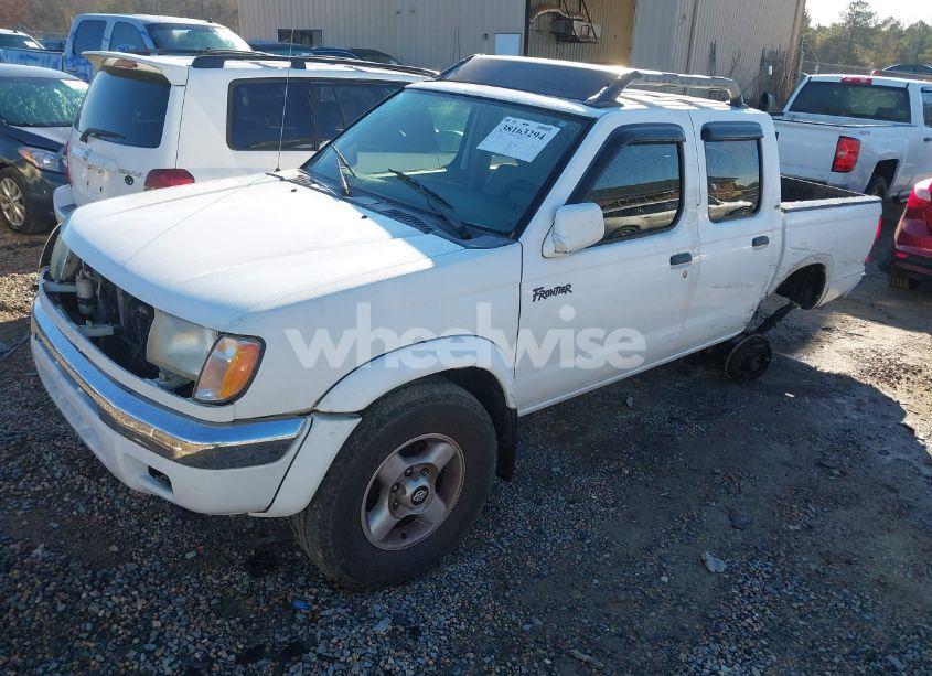 Photo 2 of 2000 Nissan Frontier SE-V6/XE-V6 (VIN 1N6ED27T4YC390033)
