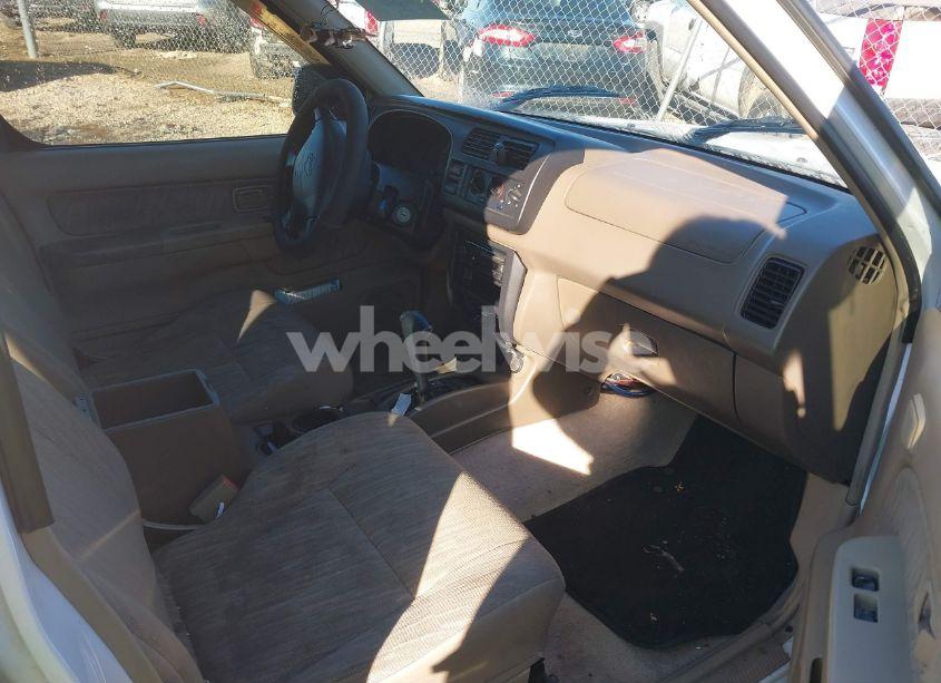 Photo 5 of 2000 Nissan Frontier SE-V6/XE-V6 (VIN 1N6ED27T4YC390033)