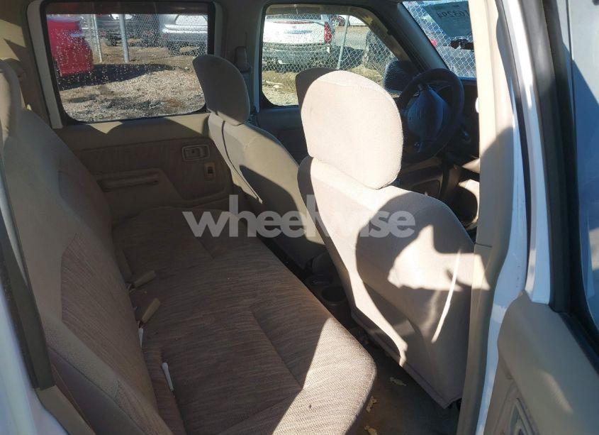 Photo 8 of 2000 Nissan Frontier SE-V6/XE-V6 (VIN 1N6ED27T4YC390033)