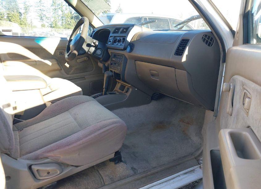 Photo 5 of 2000 Nissan Frontier SE-V6/XE-V6 (VIN 1N6ED27T5YC306110)