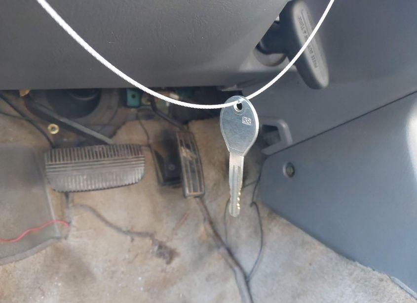 Photo 11 of 2000 Nissan Frontier SE-V6/XE-V6 (VIN 1N6ED27T5YC313753)