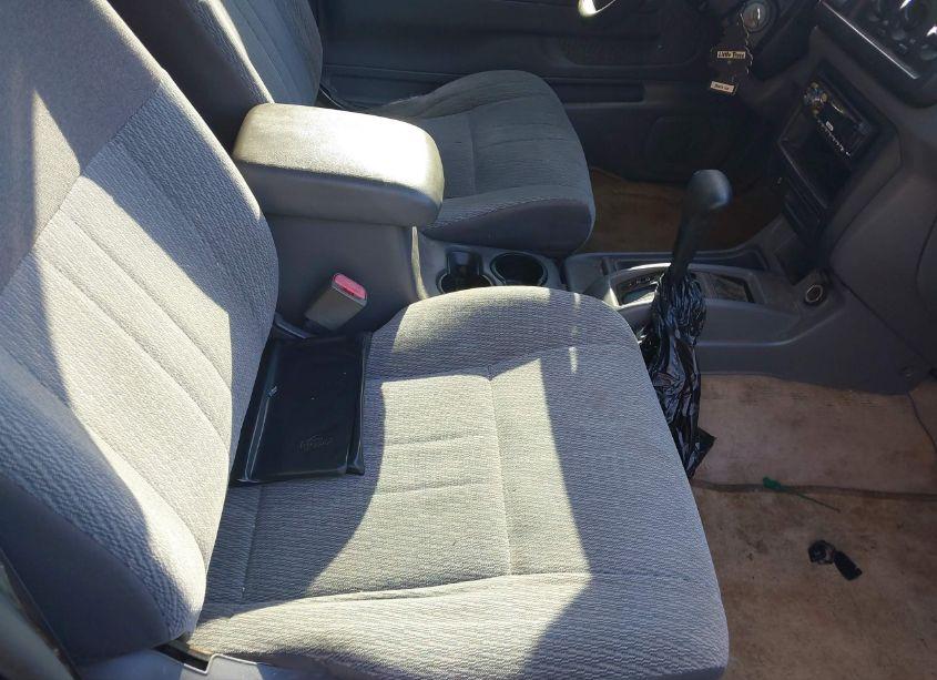 Photo 5 of 2000 Nissan Frontier SE-V6/XE-V6 (VIN 1N6ED27T5YC313753)