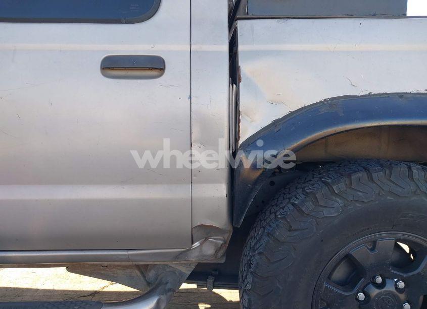 Photo 12 of 2000 Nissan Frontier SE-V6/XE-V6 (VIN 1N6ED27T5YC437442)