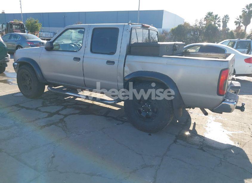 Photo 3 of 2000 Nissan Frontier SE-V6/XE-V6 (VIN 1N6ED27T5YC437442)