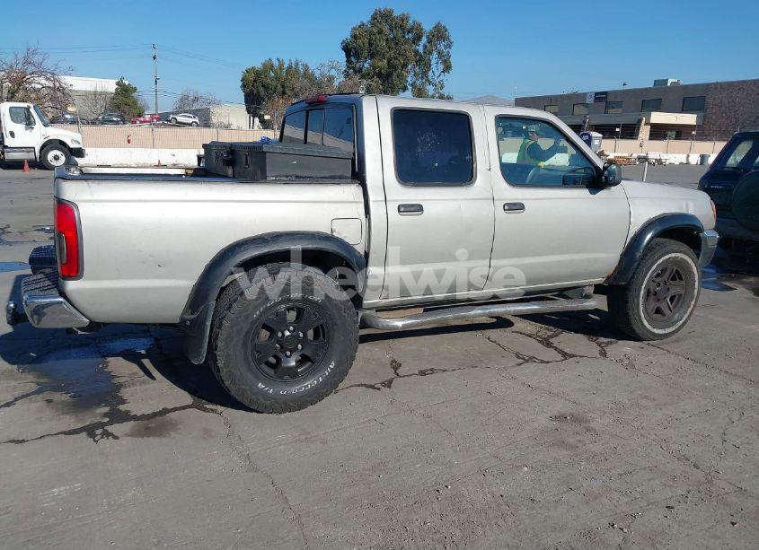 Photo 4 of 2000 Nissan Frontier SE-V6/XE-V6 (VIN 1N6ED27T5YC437442)