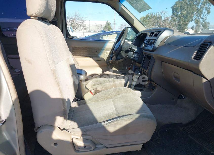 Photo 5 of 2000 Nissan Frontier SE-V6/XE-V6 (VIN 1N6ED27T5YC437442)