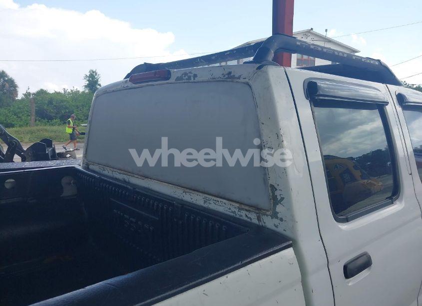 Photo 13 of 2001 Nissan Frontier XE-V6 (VIN 1N6ED27T61C300323)