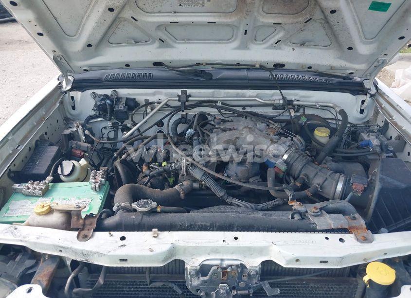 Photo 10 of 2001 Nissan Frontier SE-V6 (VIN 1N6ED27T61C324671)