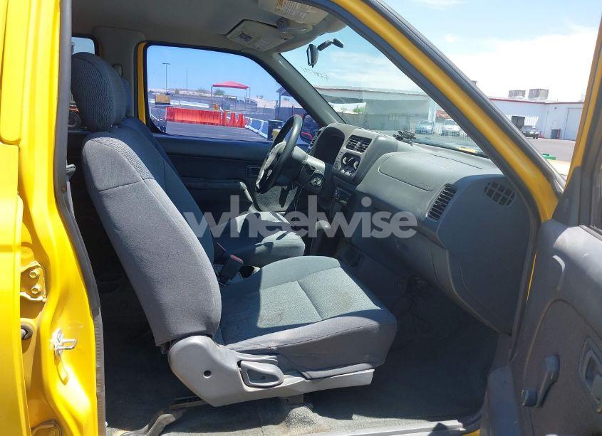 Photo 5 of 2001 Nissan Frontier XE-V6 (VIN 1N6ED27T61C355015)