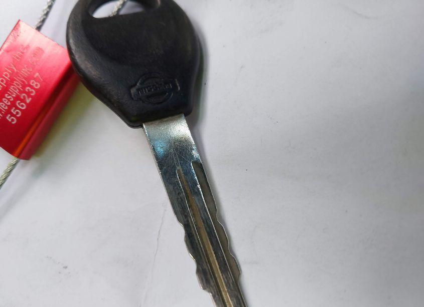 Photo 11 of 2001 Nissan Frontier XE-V6 (VIN 1N6ED27T71C303652)