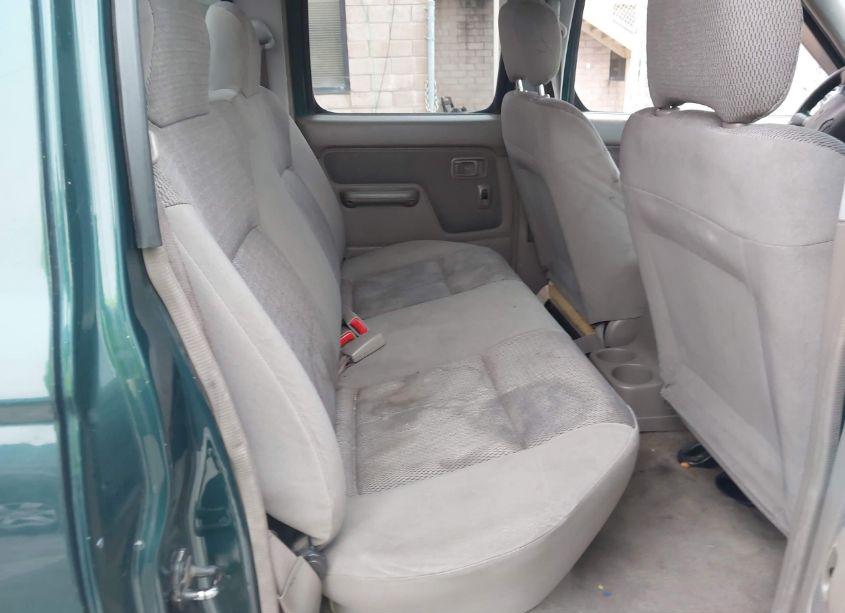 Photo 8 of 2001 Nissan Frontier XE-V6 (VIN 1N6ED27T71C303652)