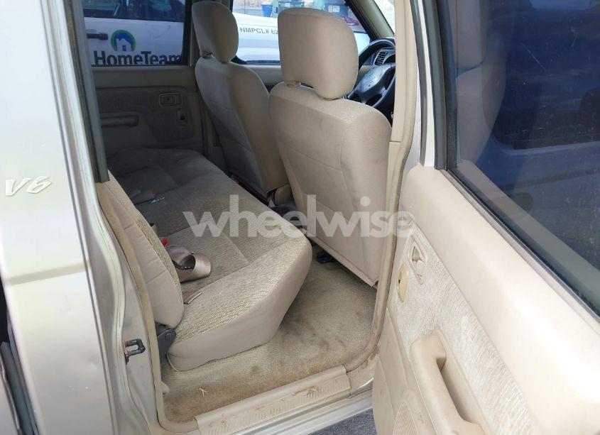 Photo 8 of 2000 Nissan Frontier SE-V6/XE-V6 (VIN 1N6ED27T7YC402398)