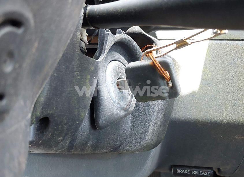 Photo 11 of 2002 Nissan Frontier XE-V6 (VIN 1N6ED27T82C390768)