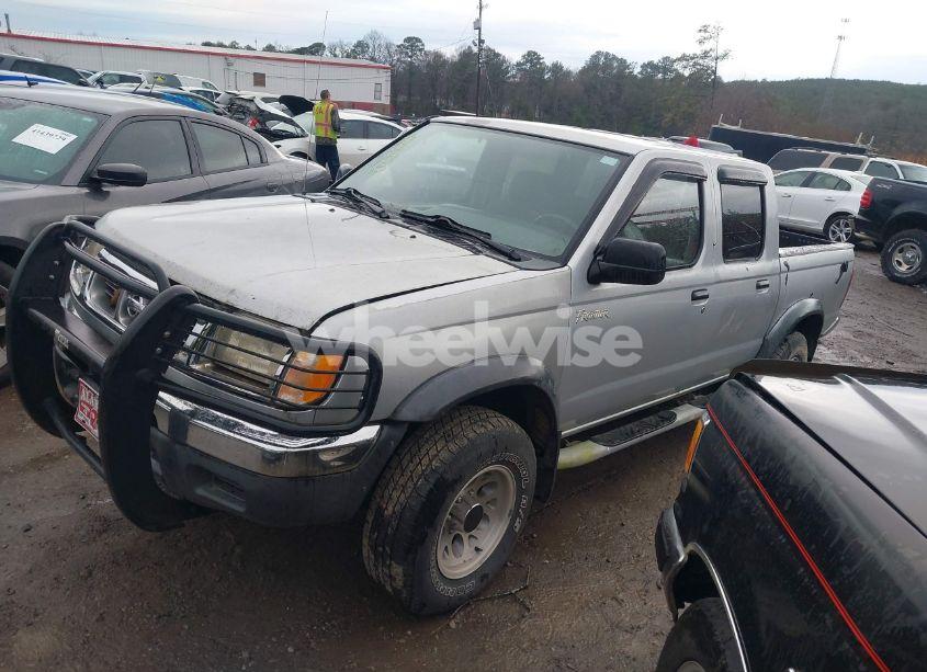 Photo 2 of 2000 Nissan Frontier SE-V6/XE-V6 (VIN 1N6ED27T8YC321135)