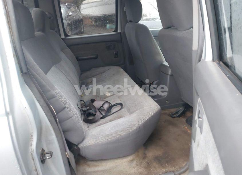 Photo 8 of 2000 Nissan Frontier SE-V6/XE-V6 (VIN 1N6ED27T8YC321135)