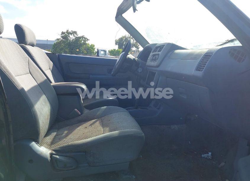 Photo 5 of 2001 Nissan Frontier SE-V6 (VIN 1N6ED27T91C392060)