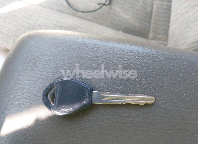 Photo 11 of 2000 Nissan Frontier SE-V6/XE-V6 (VIN 1N6ED27T9YC315067)