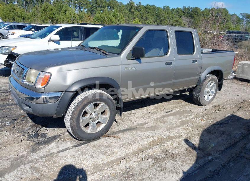 Photo 2 of 2000 Nissan Frontier SE-V6/XE-V6 (VIN 1N6ED27T9YC315067)