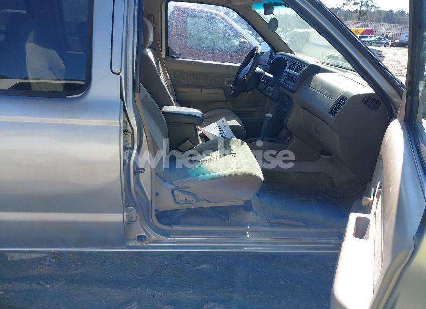 Photo 5 of 2000 Nissan Frontier SE-V6/XE-V6 (VIN 1N6ED27T9YC315067)