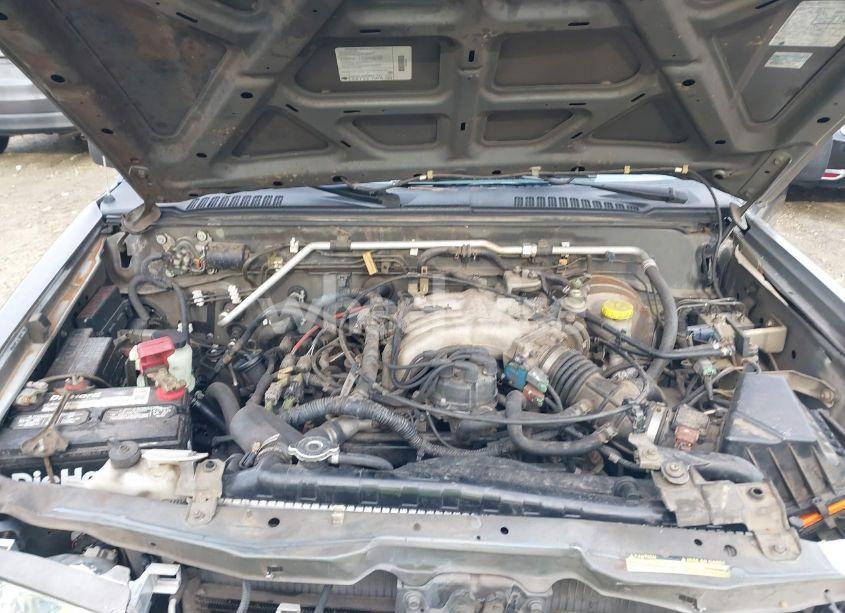 Photo 10 of 2000 Nissan Frontier SE-V6/XE-V6 (VIN 1N6ED27T9YC339627)