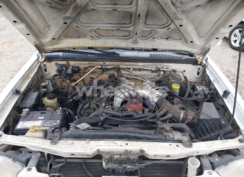 Photo 10 of 2001 Nissan Frontier SE-V6 (VIN 1N6ED27TX1C354806)