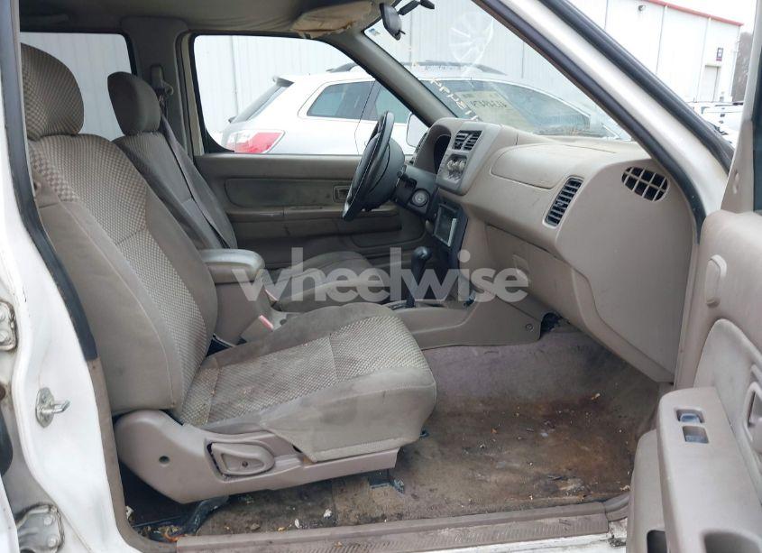 Photo 5 of 2001 Nissan Frontier SE-V6 (VIN 1N6ED27TX1C354806)