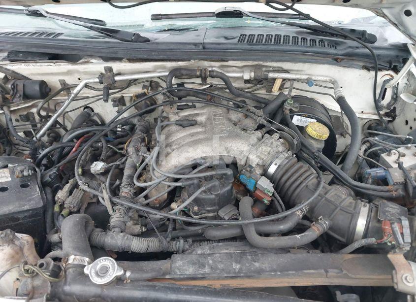 Photo 10 of 2000 Nissan Frontier SE-V6/XE-V6 (VIN 1N6ED27TXYC367744)