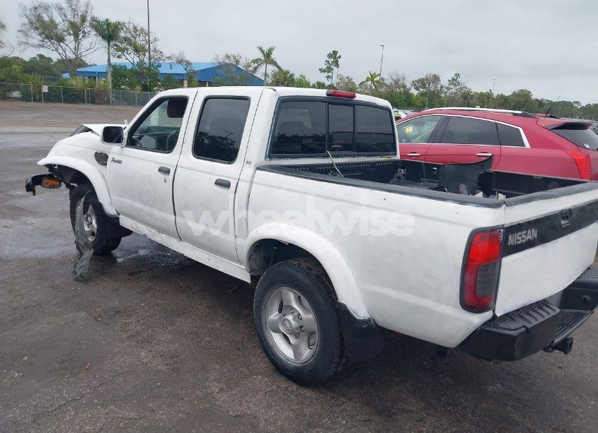 Photo 3 of 2000 Nissan Frontier SE-V6/XE-V6 (VIN 1N6ED27TXYC367744)