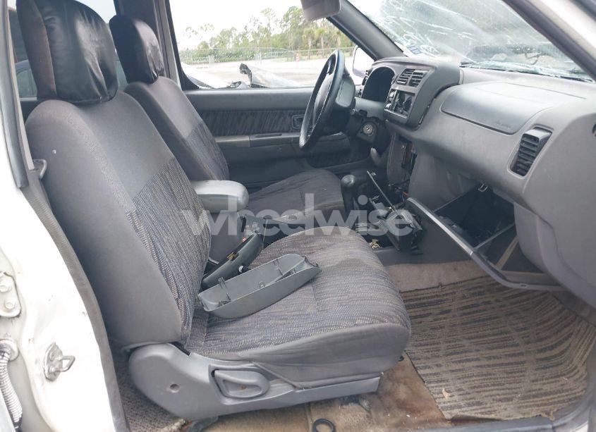 Photo 5 of 2000 Nissan Frontier SE-V6/XE-V6 (VIN 1N6ED27TXYC367744)