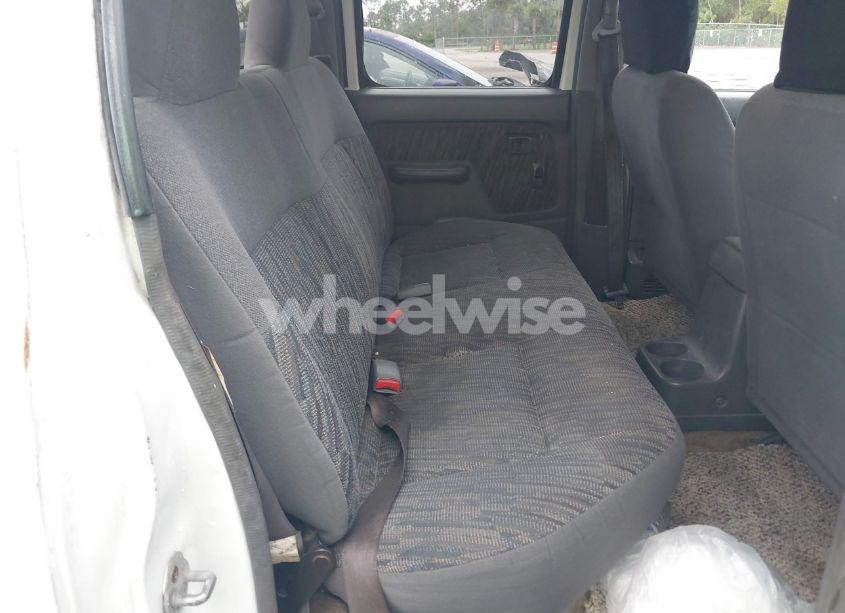 Photo 8 of 2000 Nissan Frontier SE-V6/XE-V6 (VIN 1N6ED27TXYC367744)