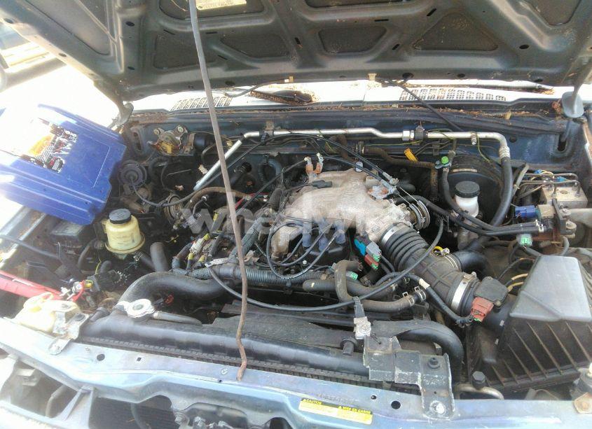 Photo 6 of 2000 Nissan Frontier 2WD SE-V6/XE/XE-V6 (VIN 1N6ED27TXYC375617)