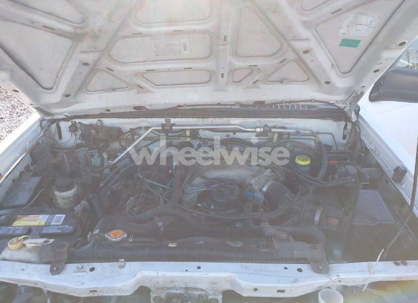 Photo 10 of 2001 Nissan Frontier SE-V6 (VIN 1N6ED27Y11C324069)