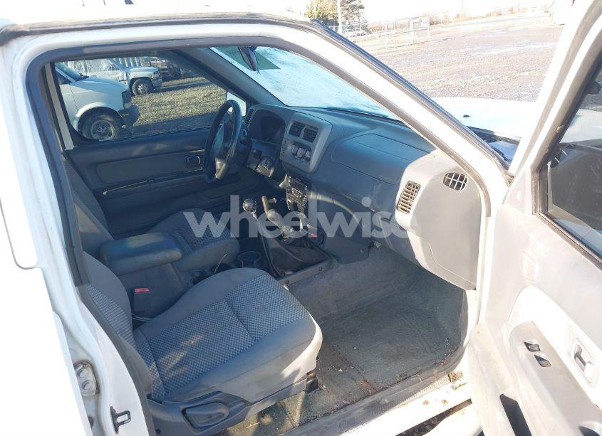 Photo 5 of 2001 Nissan Frontier SE-V6 (VIN 1N6ED27Y11C324069)