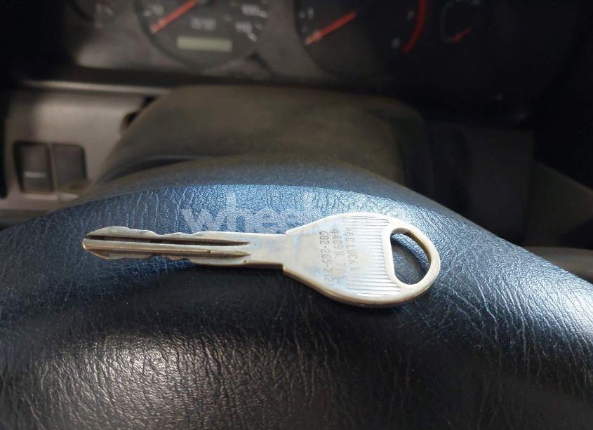 Photo 11 of 2000 Nissan Frontier SE-V6/XE-V6 (VIN 1N6ED27Y1YC397940)