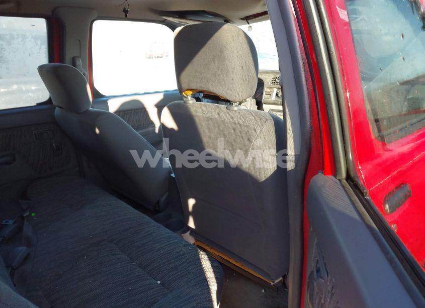 Photo 8 of 2000 Nissan Frontier SE-V6/XE-V6 (VIN 1N6ED27Y1YC417670)