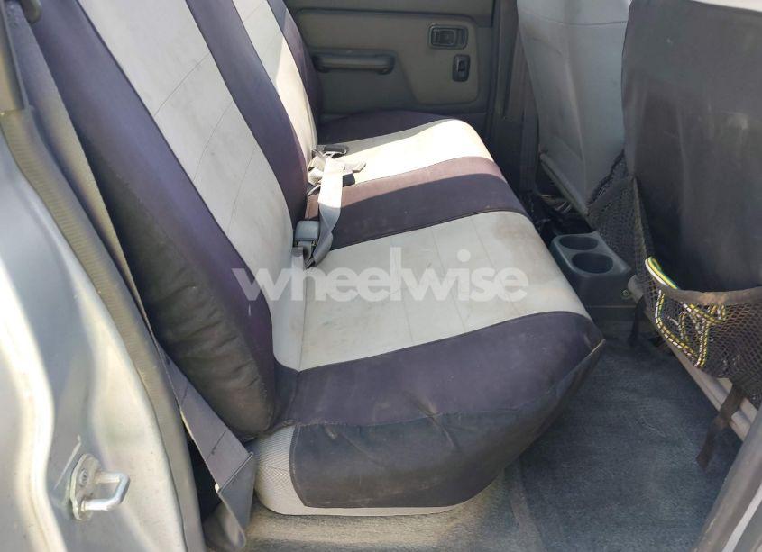 Photo 8 of 2001 Nissan Frontier SE-V6 (VIN 1N6ED27Y21C378769)