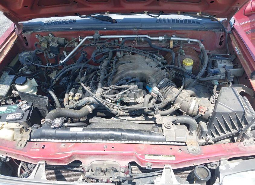 Photo 10 of 2000 Nissan Frontier SE-V6/XE-V6 (VIN 1N6ED27Y3YC382842)