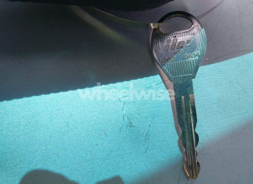 Photo 11 of 2000 Nissan Frontier SE-V6/XE-V6 (VIN 1N6ED27Y3YC382842)