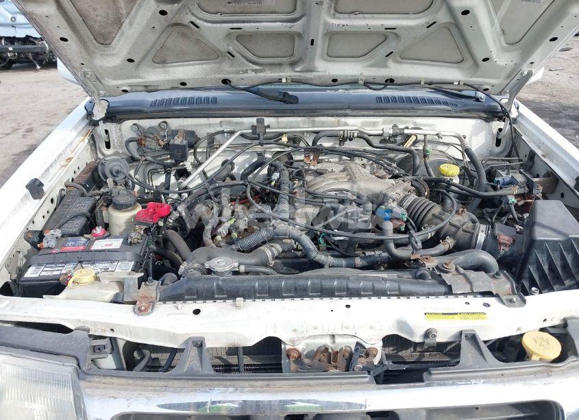 Photo 10 of 2000 Nissan Frontier SE-V6/XE-V6 (VIN 1N6ED27Y4YC389444)