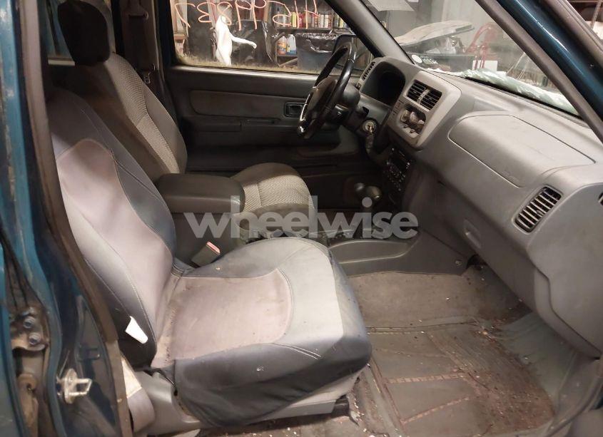 Photo 5 of 2001 Nissan Frontier SE-V6 (VIN 1N6ED27Y51C382993)