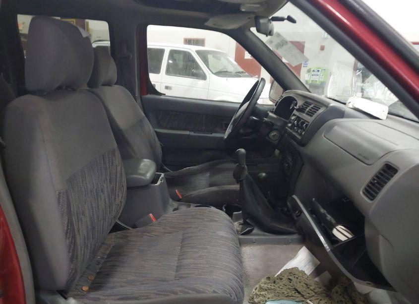 Photo 5 of 2000 Nissan Frontier SE-V6/XE-V6 (VIN 1N6ED27Y5YC386018)