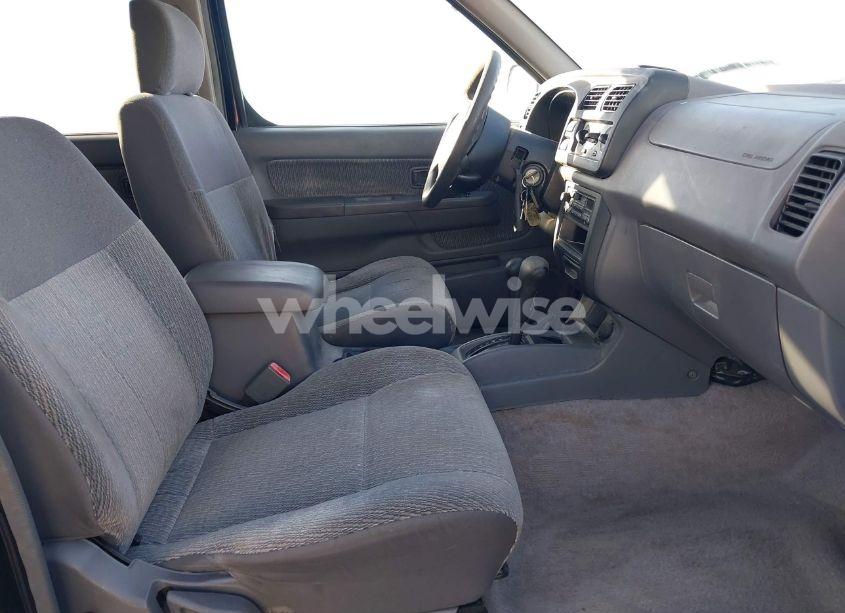 Photo 5 of 2000 Nissan Frontier SE-V6/XE-V6 (VIN 1N6ED27Y7YC341338)