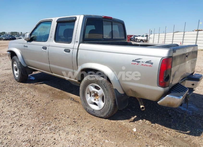 Photo 3 of 2000 Nissan Frontier SE-V6/XE-V6 (VIN 1N6ED27Y7YC380463)