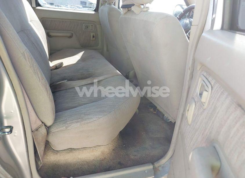 Photo 8 of 2000 Nissan Frontier SE-V6/XE-V6 (VIN 1N6ED27Y7YC380463)